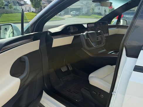 Used 2022 Tesla Model X AWD/4WD image 9
