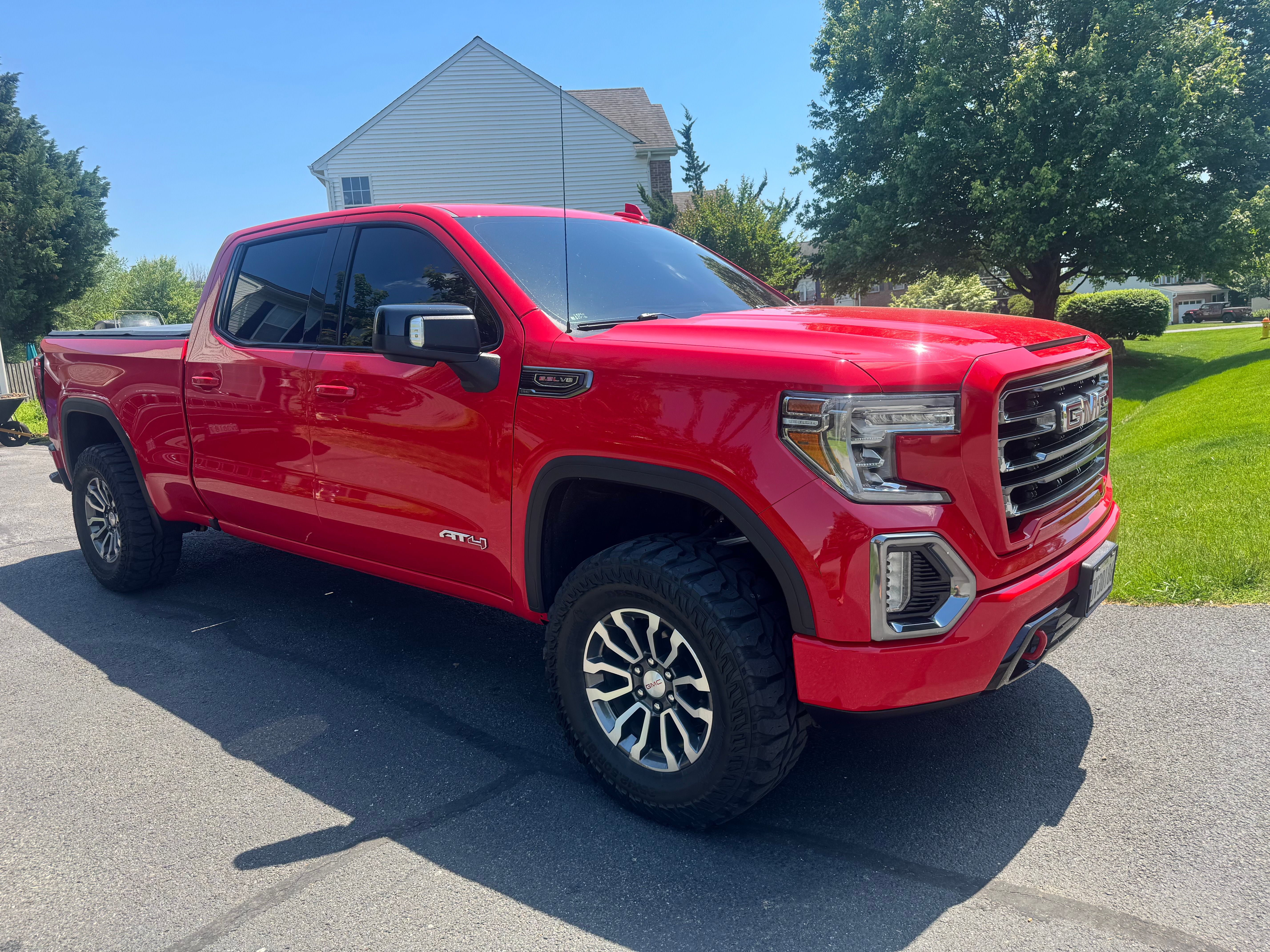 Used 2021 GMC Sierra 1500 AT4 AWD/4WD image 1