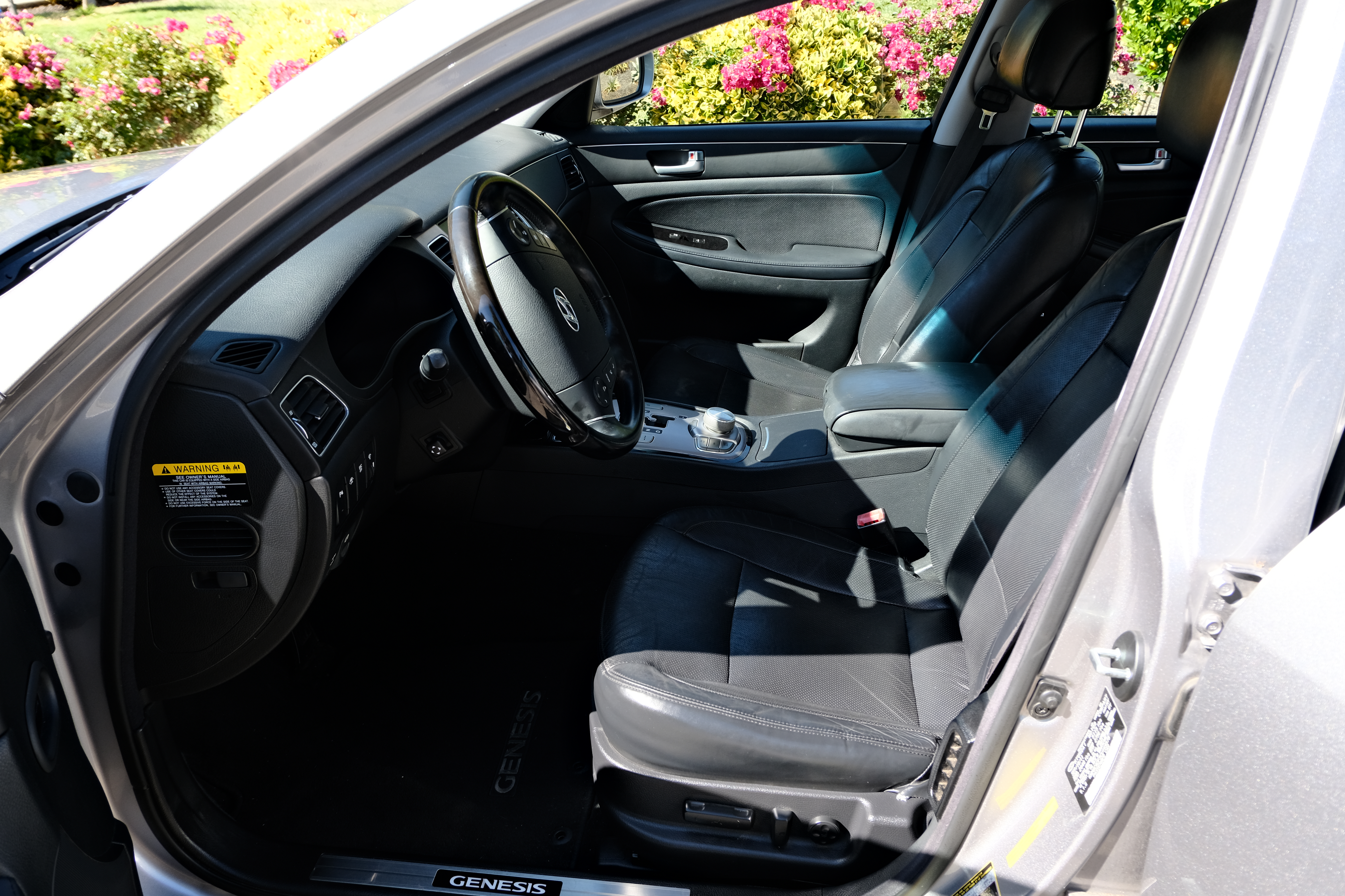 Used 2012 Hyundai Genesis 4.6 RWD image 11