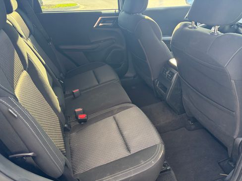Used 2022 Mitsubishi Outlander ES FWD image 17