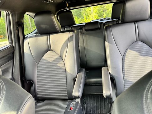Used 2021 Toyota Highlander XSE FWD image 8