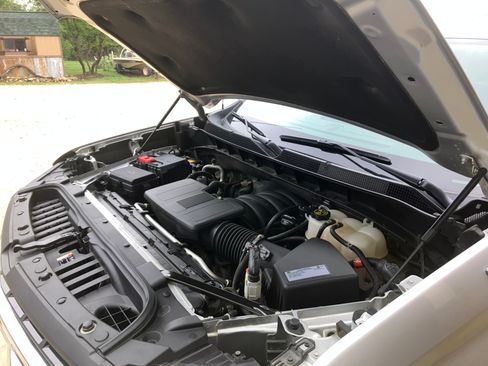 Used 2019 Chevrolet Silverado 1500 LT w/ Texas Edition RWD image 4