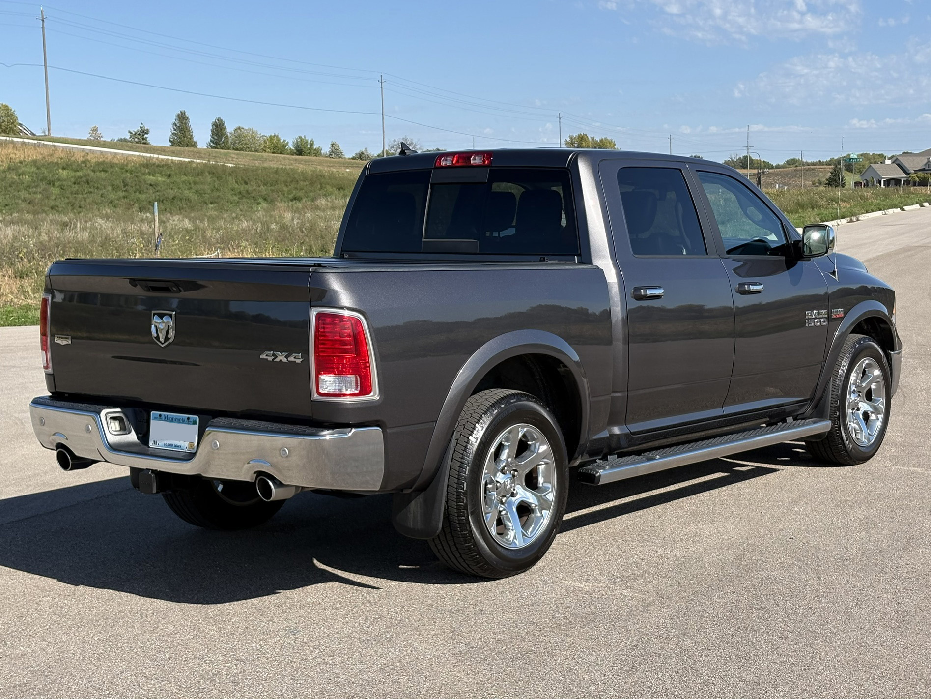 Used 2017 RAM 1500 Laramie w/ Convenience Group AWD/4WD image 8