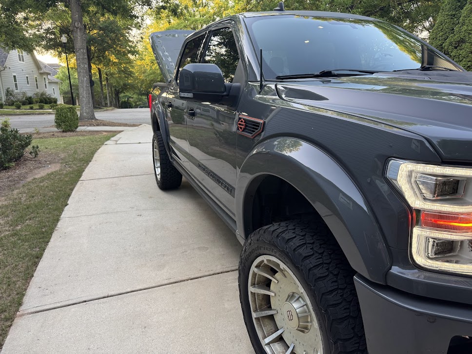 Used 2019 Ford F150 Lariat w/ Equipment Group 502A Luxury AWD/4WD image 2