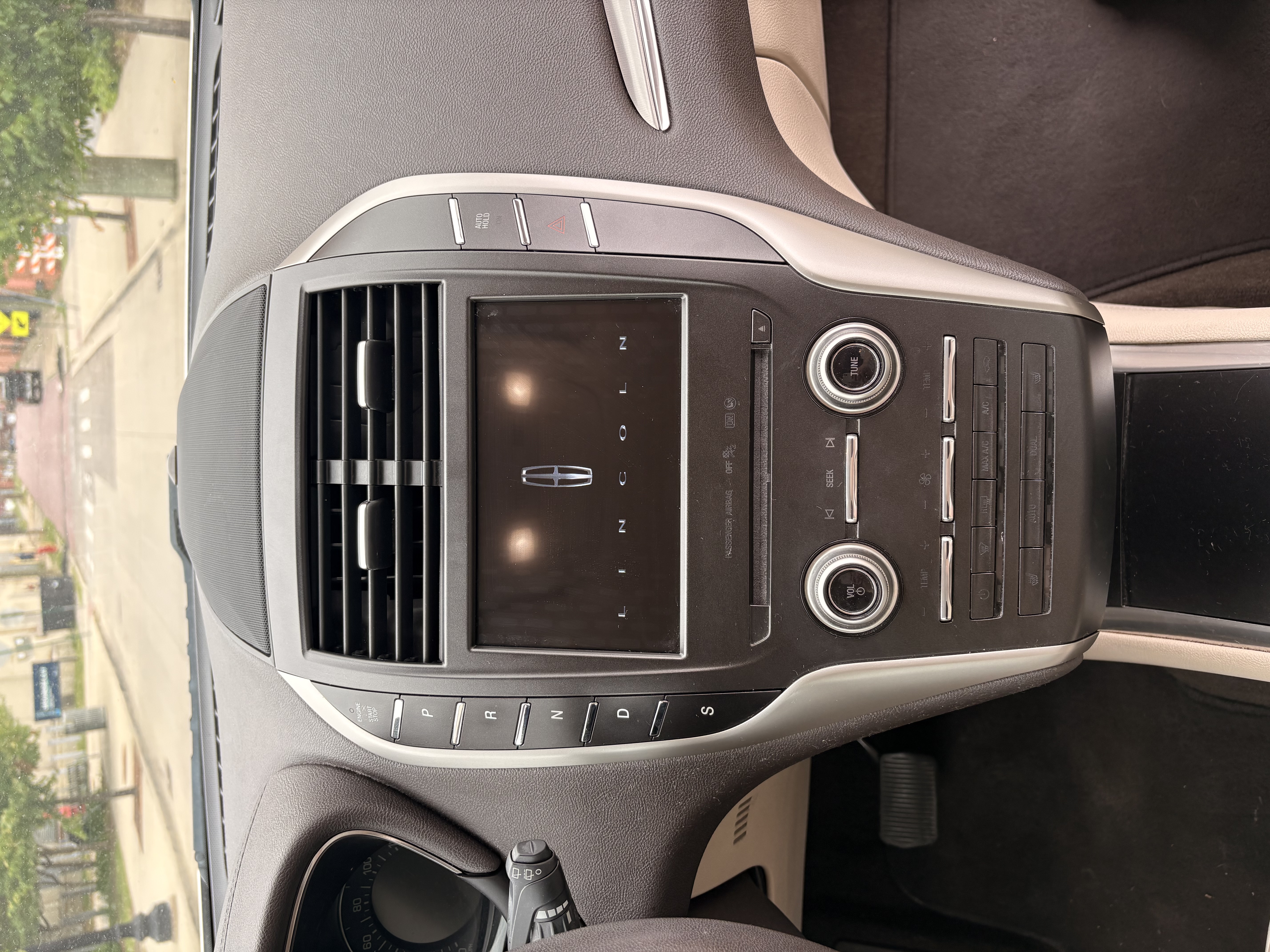 Used 2019 Lincoln MKC Premiere AWD/4WD image 12