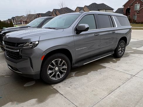 Used 2021 Chevrolet Suburban LS image 1