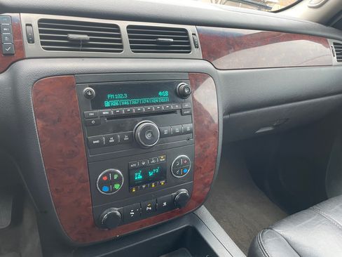 Used 2010 Chevrolet Suburban LT AWD/4WD image 9