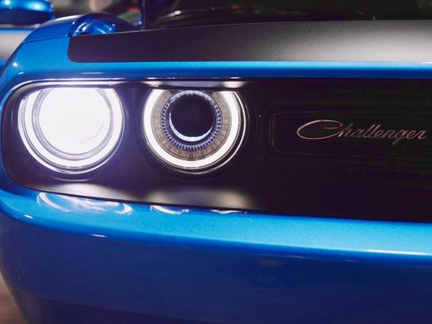 Used 2023 Dodge Challenger R/T w/ T/A Package image 8