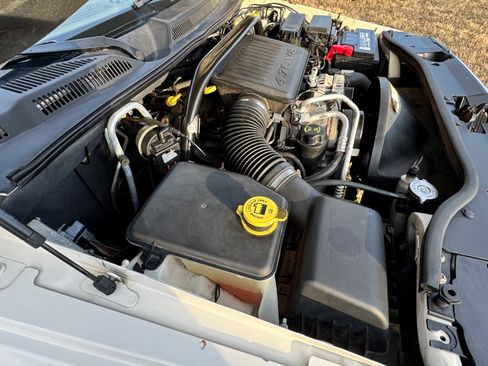 Used 2007 Jeep Commander Limited w/ Trailer Tow Group IV image 31