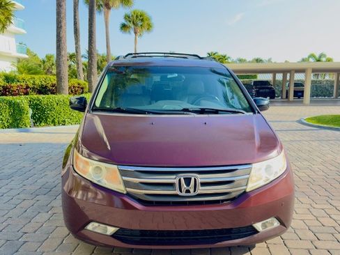 Used 2012 Honda Odyssey Touring Elite image 2