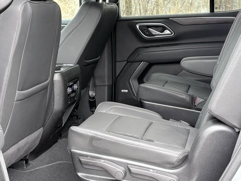 Used 2024 Chevrolet Tahoe Z71 w/ Luxury Package image 9