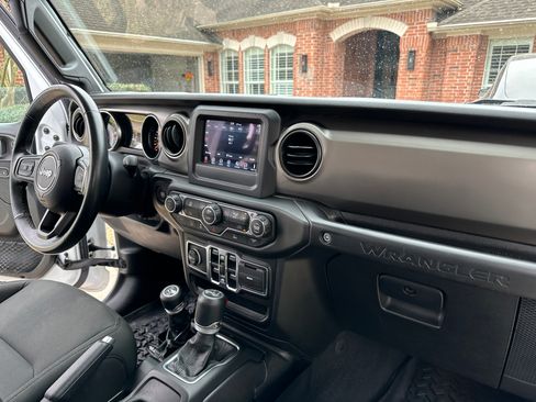 Used 2021 Jeep Wrangler Unlimited Sport image 11