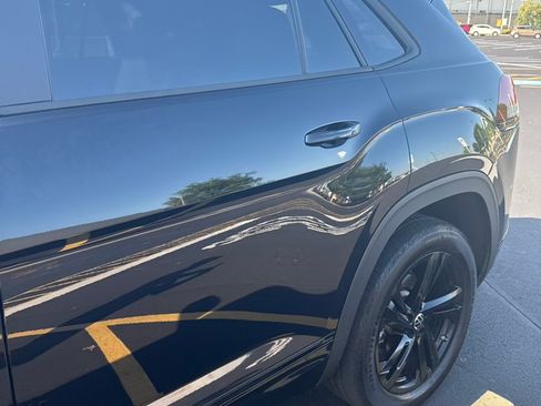 Used 2025 Volkswagen Atlas Cross Sport SEL R-Line image 2