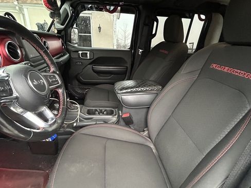 Used 2021 Jeep Gladiator Rubicon w/ Cold Weather Group image 17