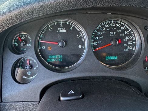 Used 2011 Chevrolet Tahoe LT image 25