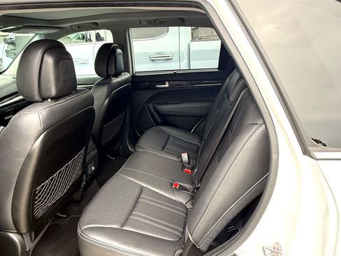Used 2014 Kia Sorento SX w/ 3rd Row Package AWD/4WD image 11