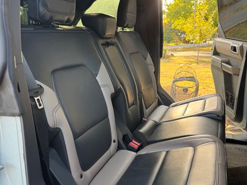 Used 2022 Ford Bronco Wildtrak image 9