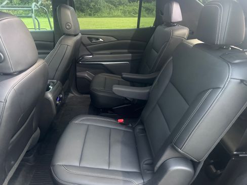 Used 2025 Chevrolet Traverse LT w/ LPO, Floor Liner Package AWD/4WD image 14