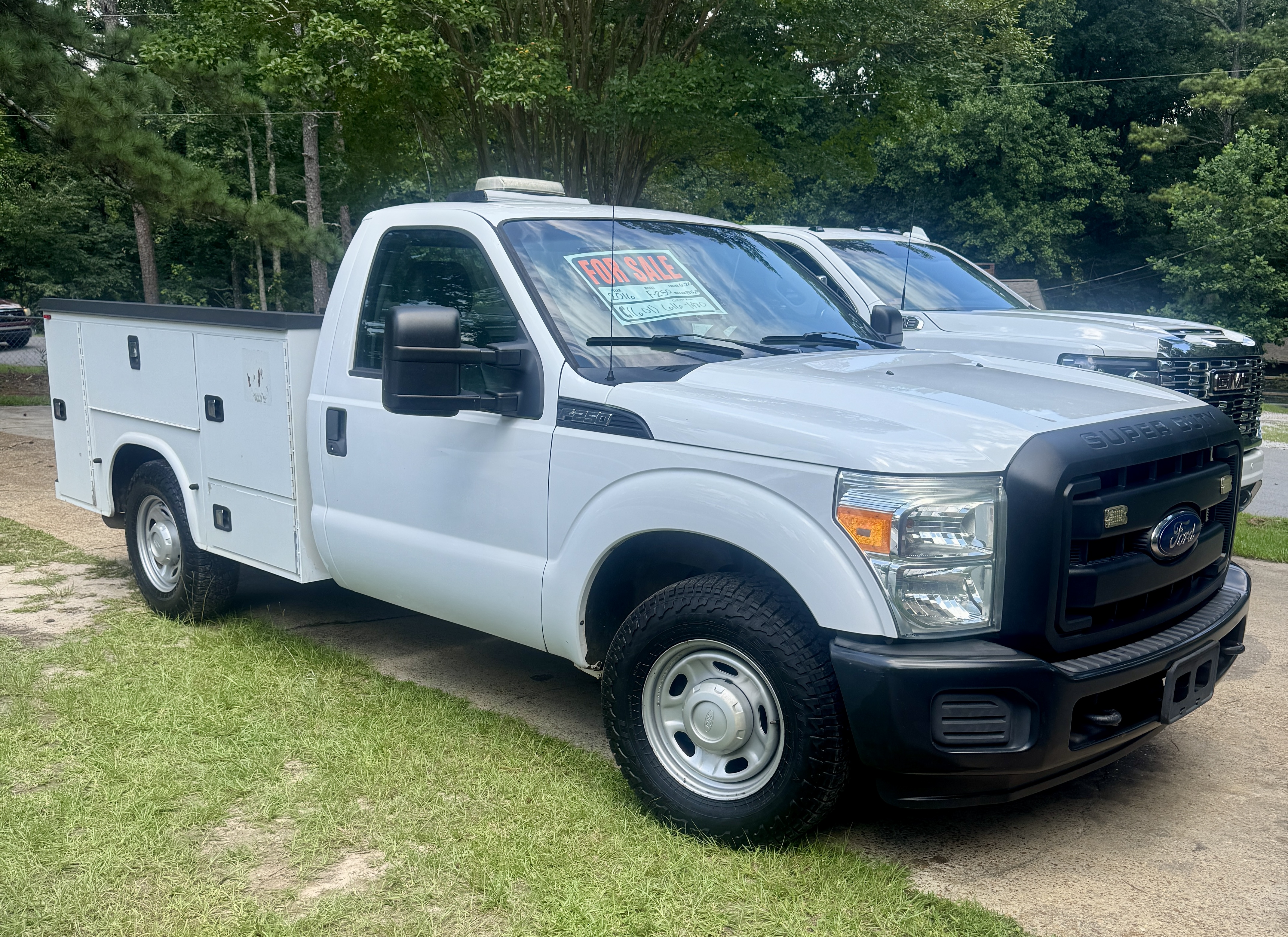 Used 2016 Ford F250 XL RWD image 2