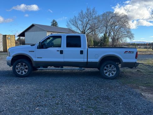 Used 2005 Ford F250 Lariat image 15
