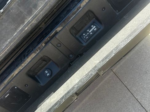 Used 2022 GMC Sierra 3500 Denali w/ Denali Black Diamond Edition image 2