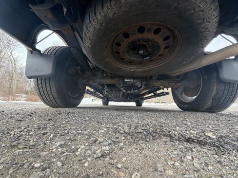 Used 2011 Ford F150 Lariat w/ Lariat Chrome Pkg image 24