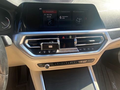 Used 2019 BMW 330i xDrive Sedan w/ Convenience Package AWD/4WD image 19