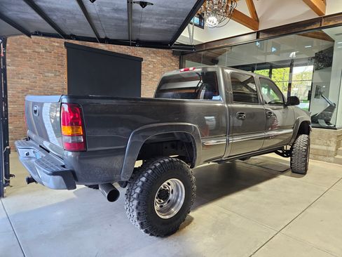 Used 2001 GMC Sierra 2500 4x4 Crew Cab HD w/ SLT Marketing Option Pkg image 2