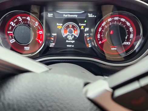 Used 2016 Dodge Challenger SRT Hellcat image 6