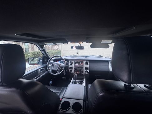 Used 2015 Ford Expedition EL XLT w/ Equipment Group 202A image 10