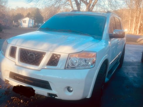 Used 2014 Nissan Armada Platinum w/ Platinum Reserve Package image 5