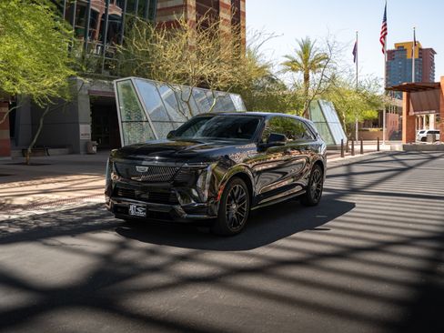 Used 2025 Cadillac Escalade IQ Sport 1 w/ LPO, ONYX Package image 1