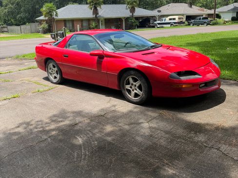 Used 1997 Chevrolet Camaro LT w/ Preferred Equipment Group 1 RWD image 6