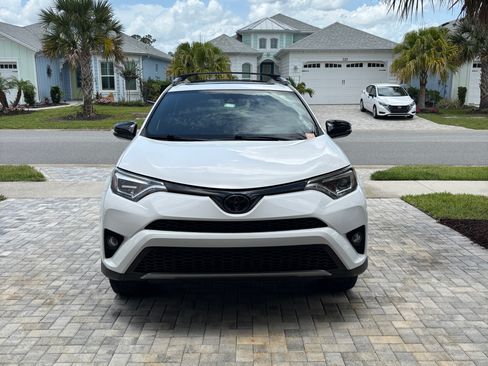 Used 2017 Toyota RAV4 SE AWD/4WD image 4