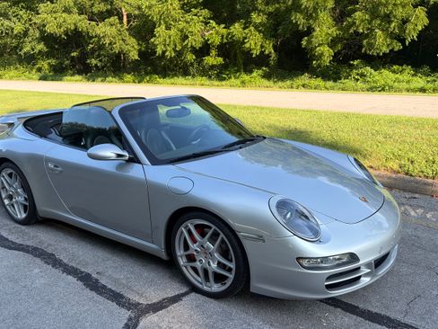 Used 2005 Porsche 911 Carrera S RWD image 5