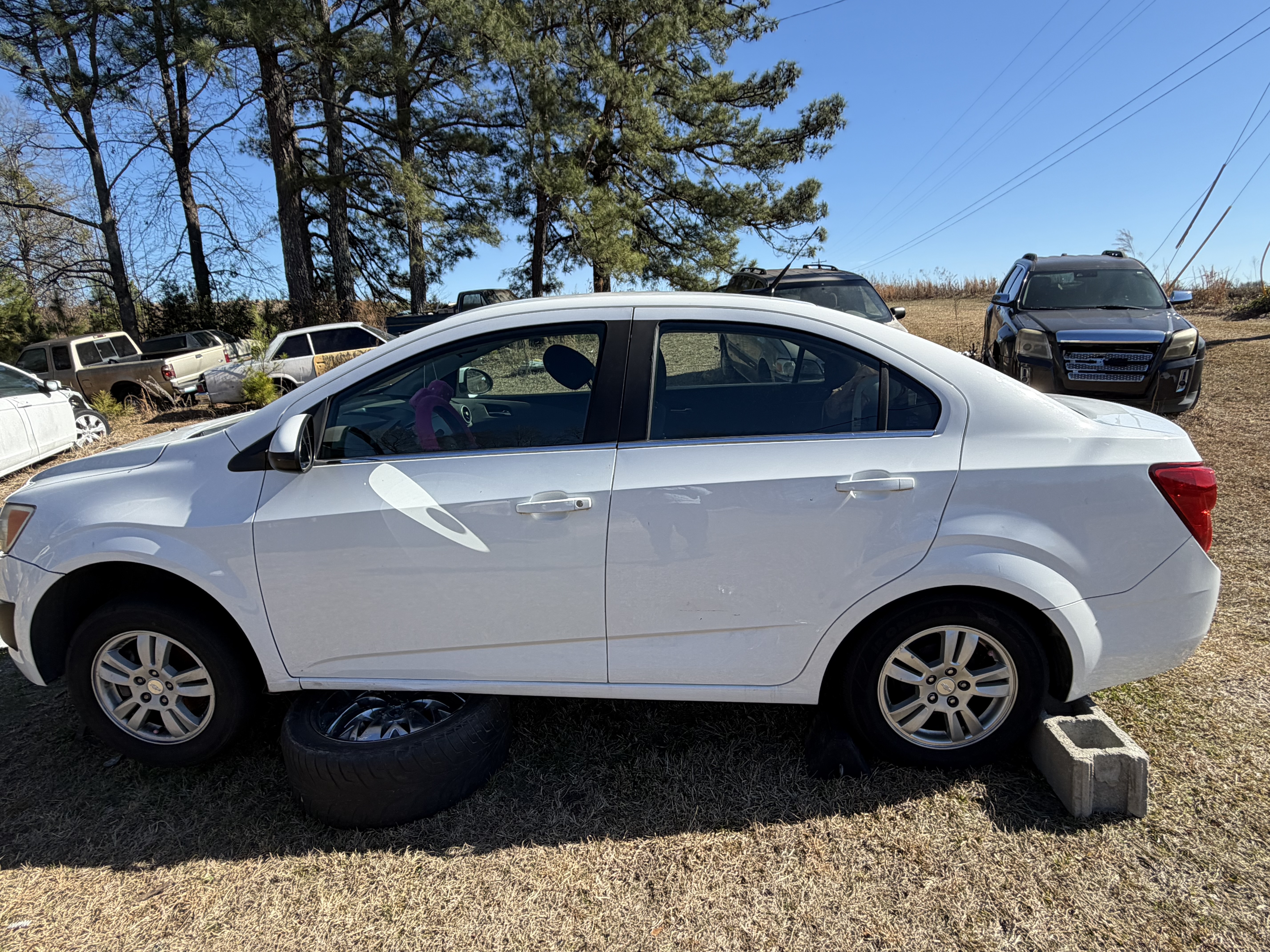 Used 2014 Chevrolet Sonic LT FWD image 2