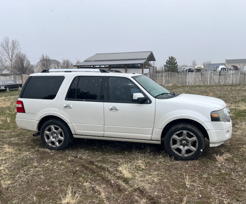 Used 2013 Ford Expedition Limited RWD image 2