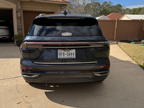 Used 2024 Lincoln Nautilus Reserve w/ Equipment Group 202A image 8