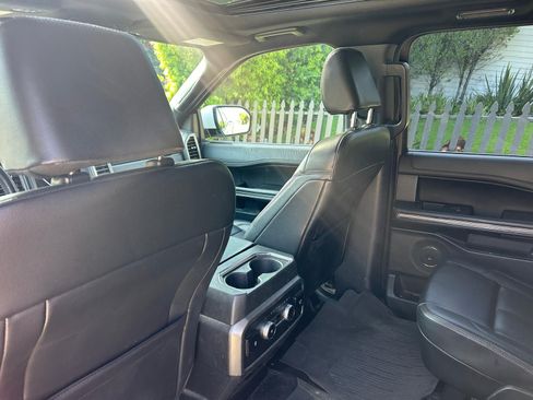 Used 2021 Ford Expedition XLT AWD/4WD image 12