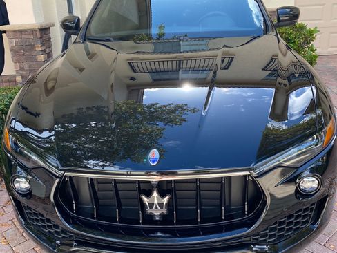 Used 2019 Maserati Levante S image 2