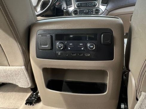 Used 2019 Chevrolet Suburban LT image 20