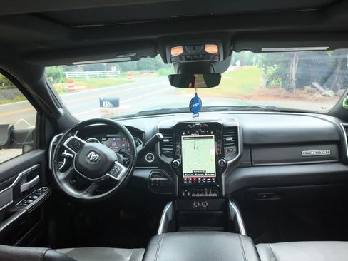 Used 2020 RAM 2500 Big Horn w/ Level 2 Equipment Group image 11