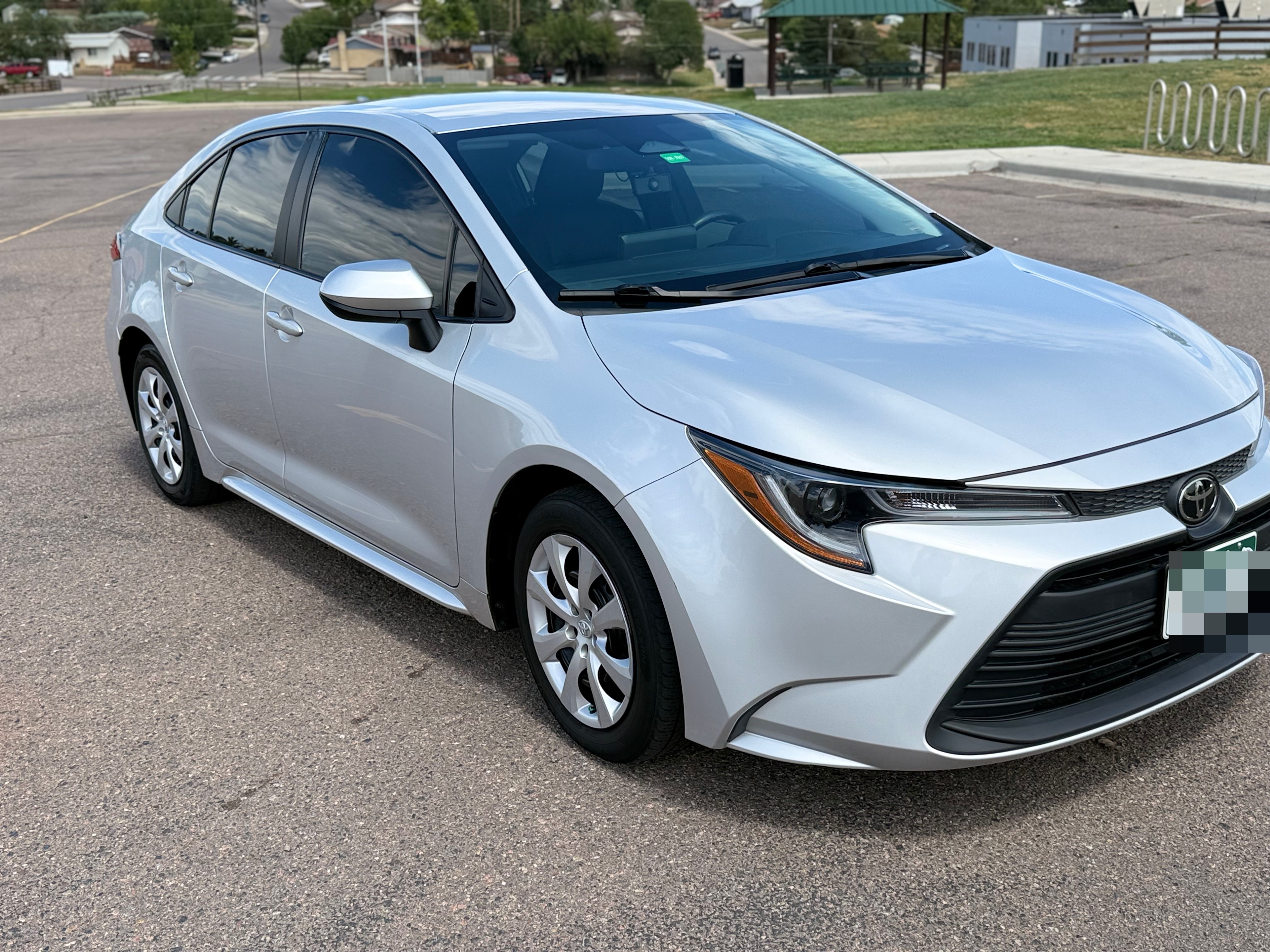 Used 2024 Toyota Corolla LE FWD image 2