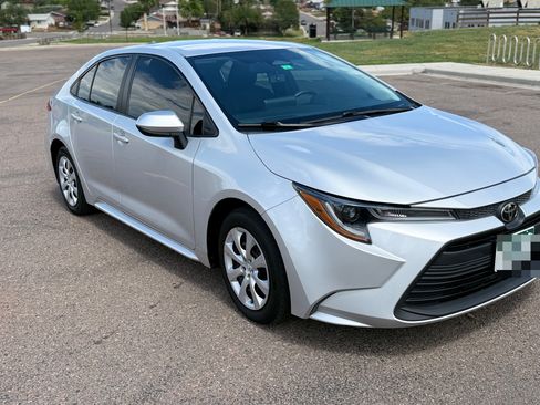 Used 2024 Toyota Corolla LE FWD image 2