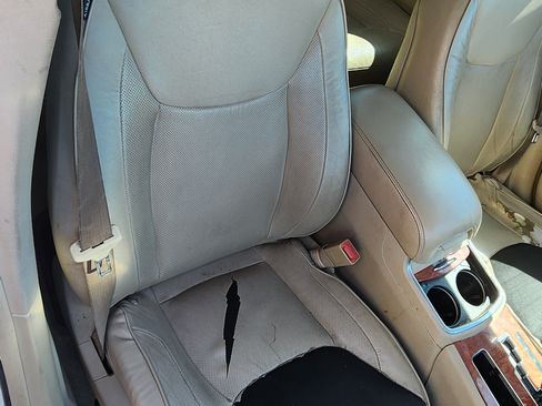 Used 2011 Chrysler 300 C image 13