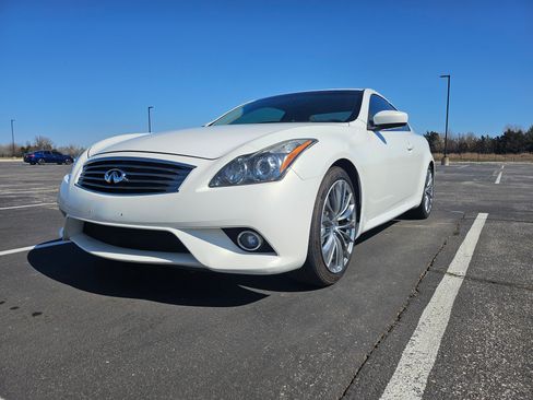 Used 2014 INFINITI Q60 Sport image 8