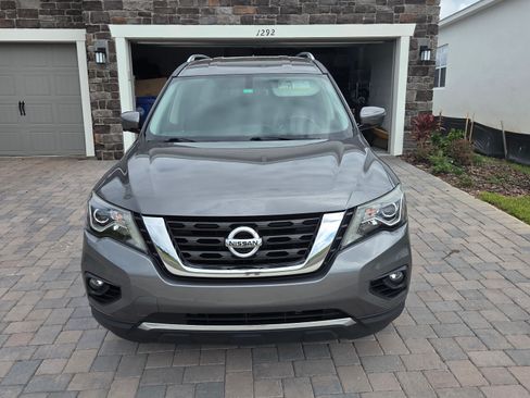 Used 2019 Nissan Pathfinder SL image 1