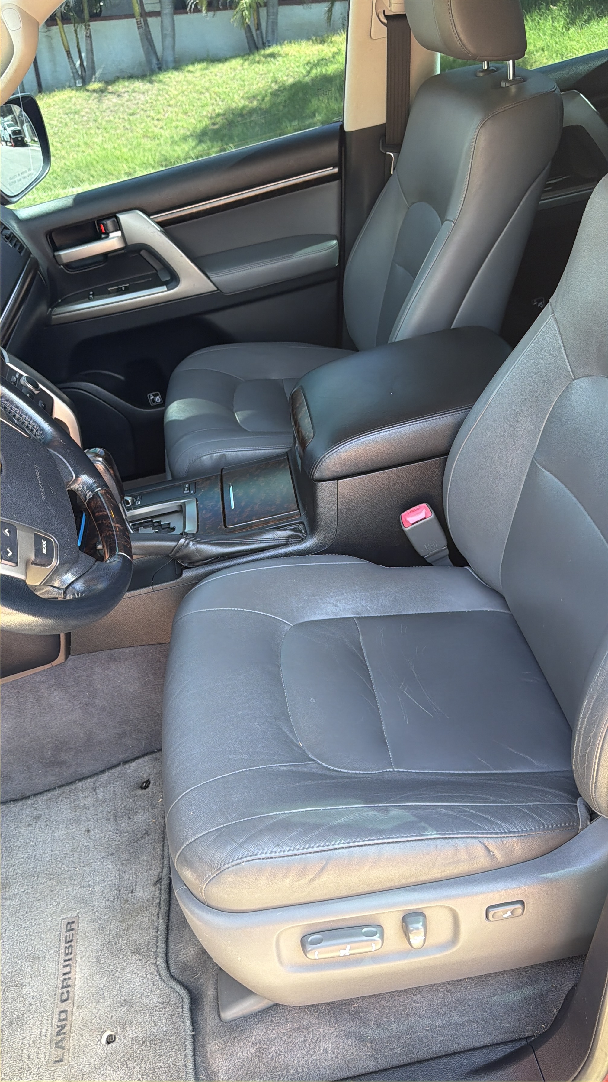 Used 2008 Toyota Land Cruiser AWD/4WD image 12