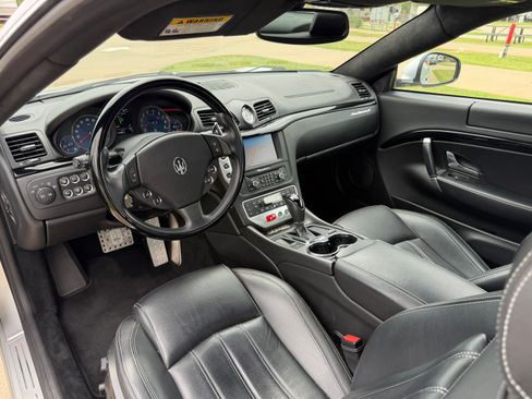 Used 2009 Maserati GranTurismo S RWD image 12