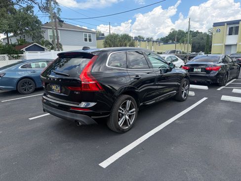 Used 2018 Volvo XC60 T5 Momentum w/ Vision Package AWD/4WD image 6
